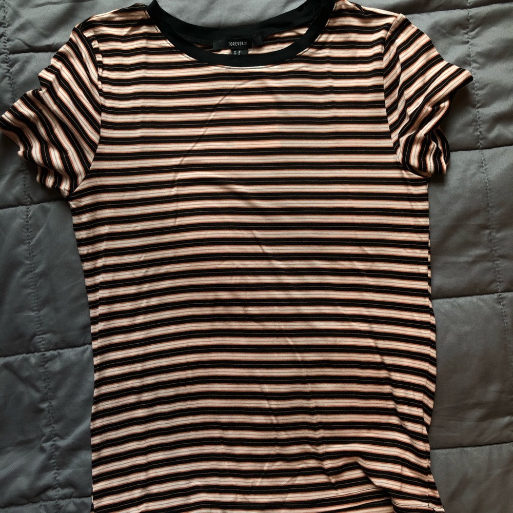 Forever 21 T Shirt